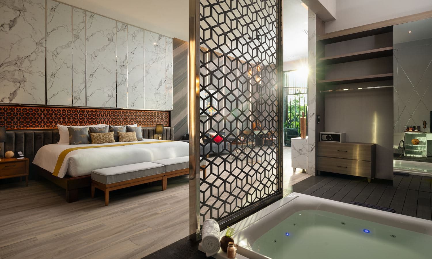rooms-topaz-jacuzzi