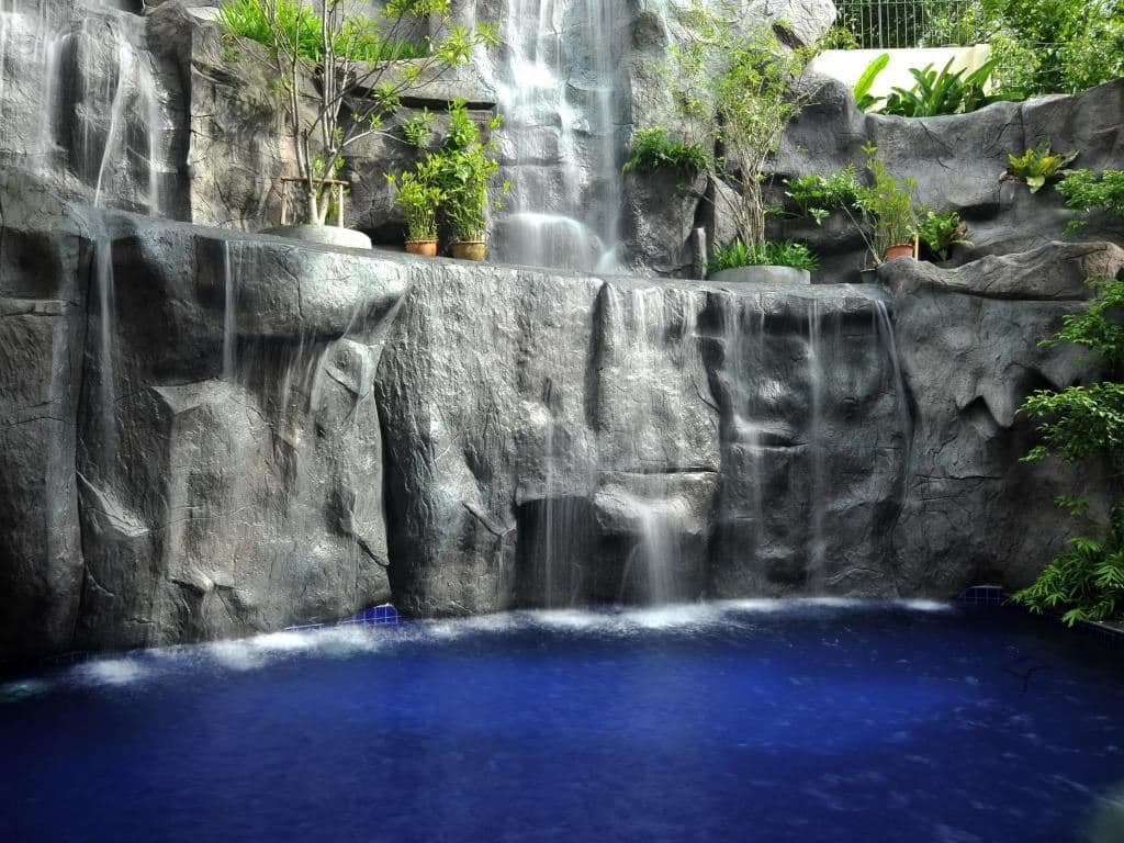 pools-outdoor-pool