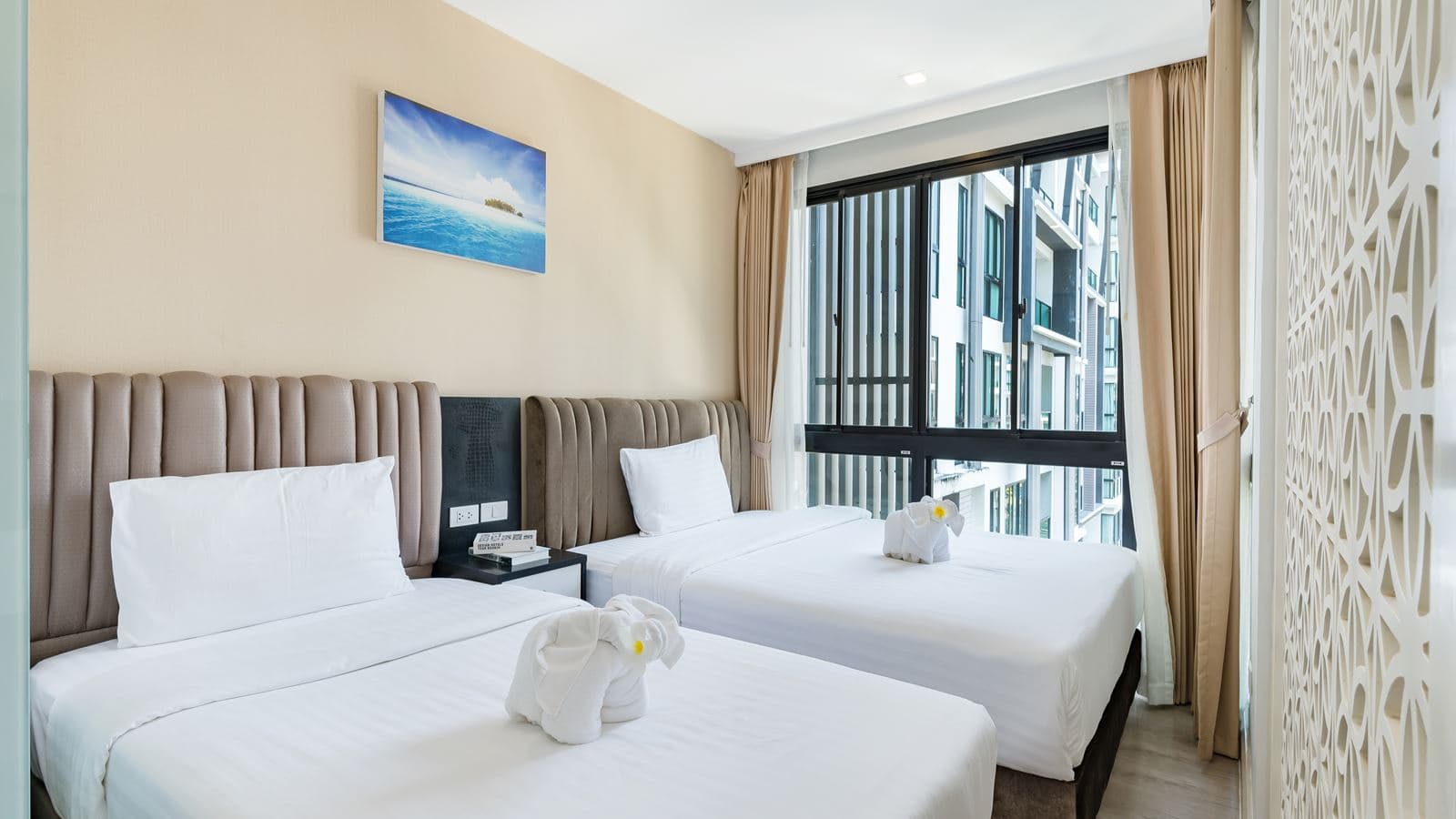 rooms-studio-double-bed-with-extra-bed