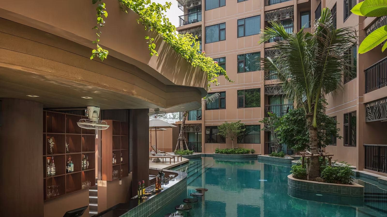 bars-ark-pool-bar