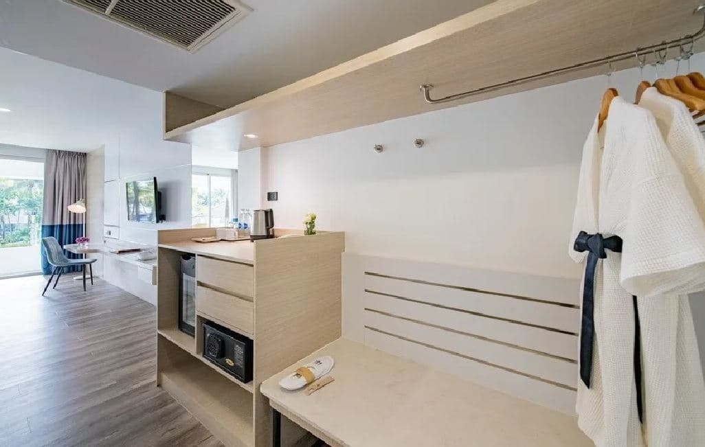 rooms-deluxe-room