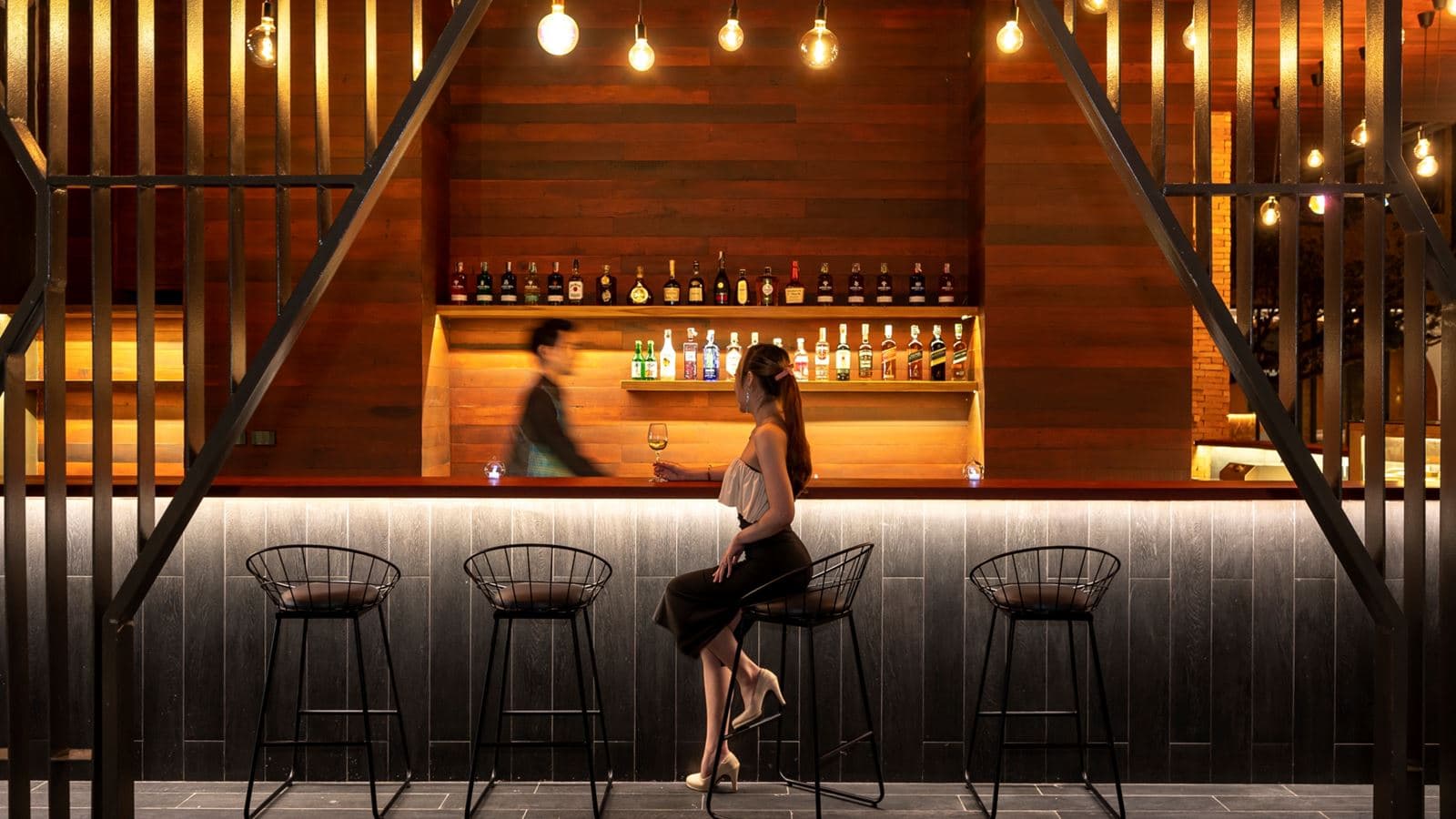 bars-lerk-lao-bar