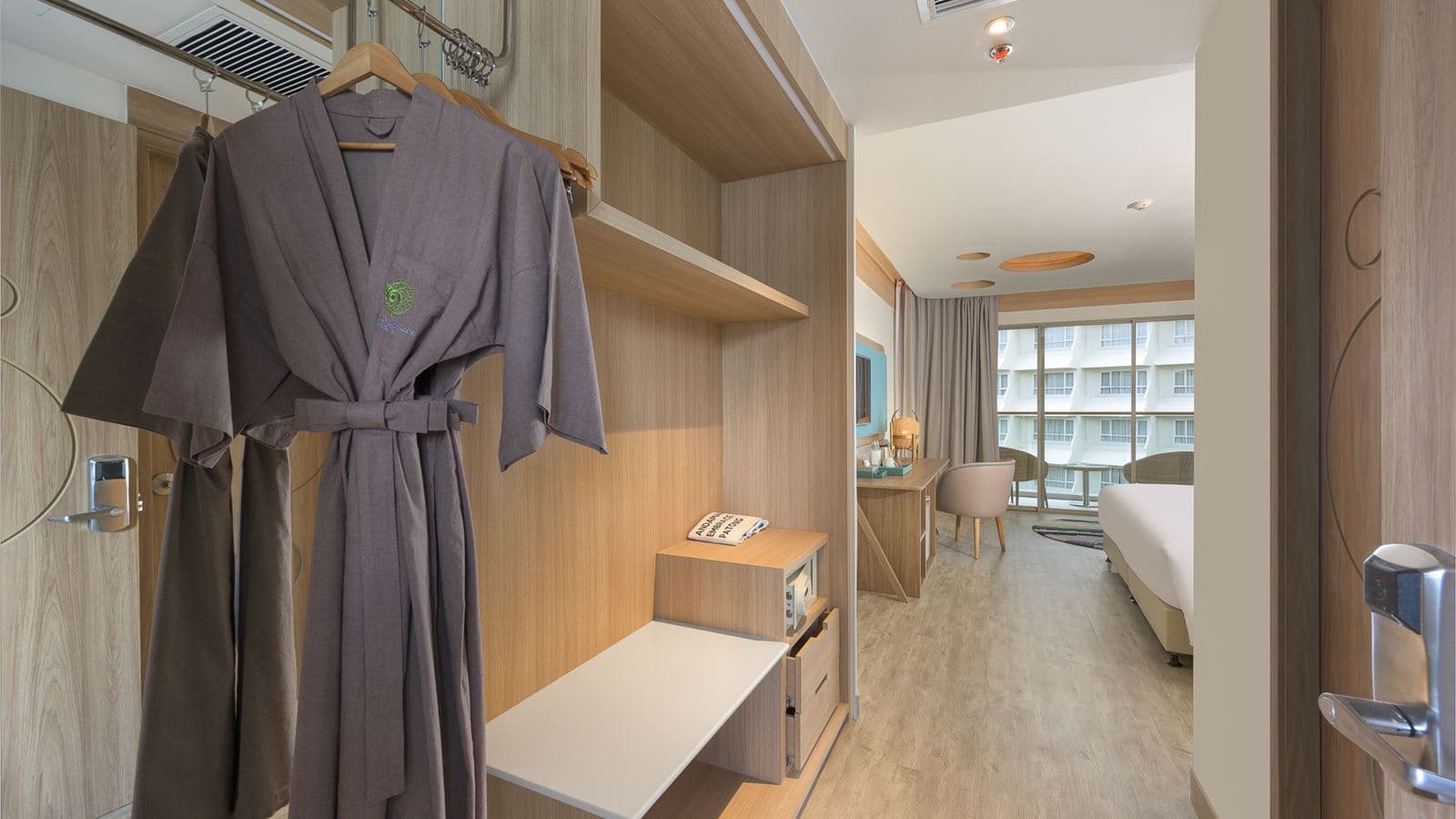 rooms-premier-balcony