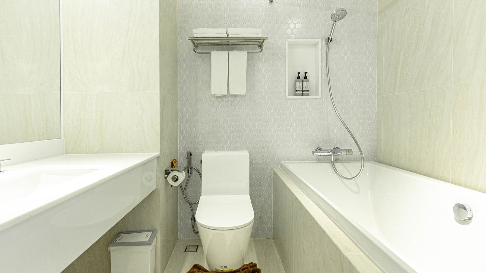 rooms-elite-balcony
