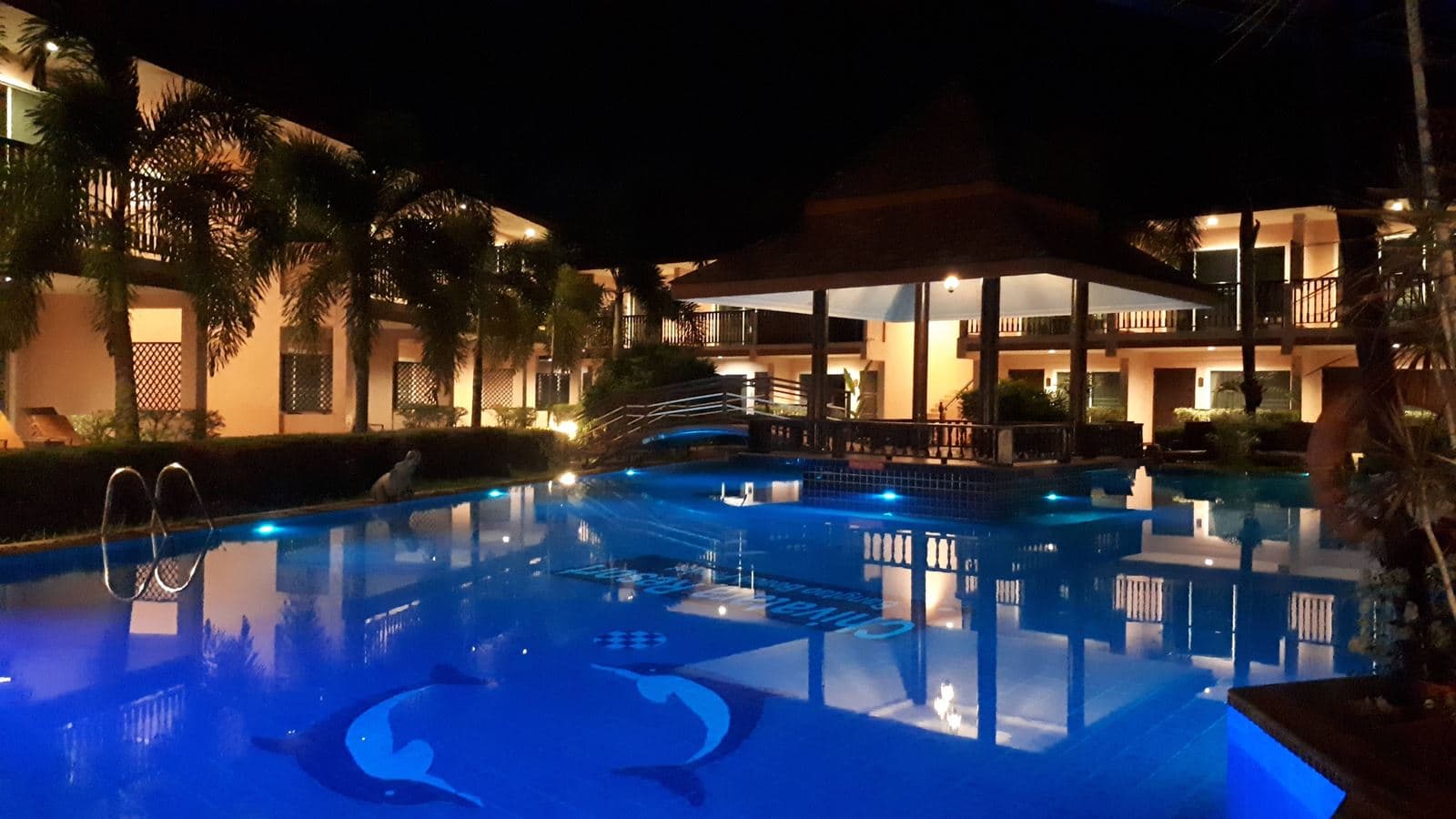 rooms-family-suite-pool-view