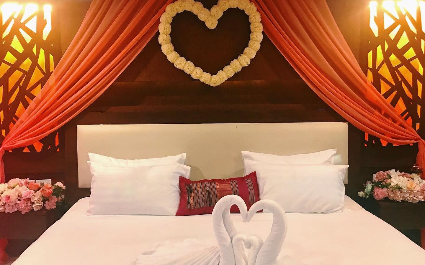 rooms-super-deluxe-double-pool-view
