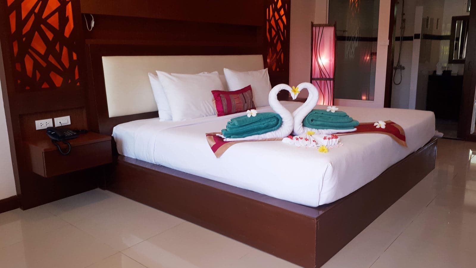 rooms-super-deluxe-double-pool-view