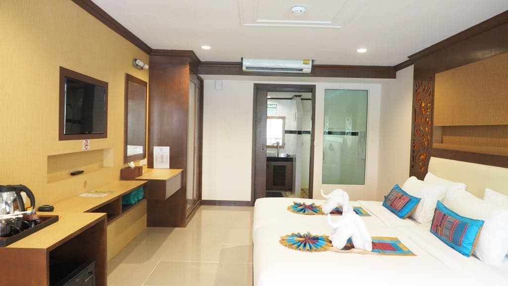 rooms-super-deluxe-twin-pool-view