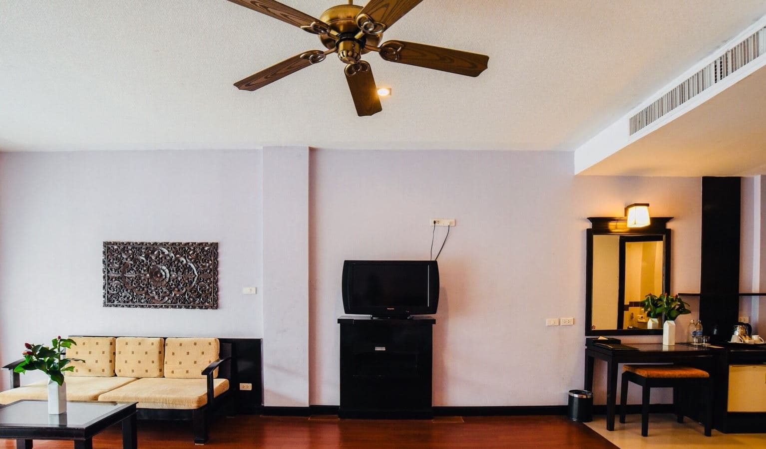 rooms-deluxe-room