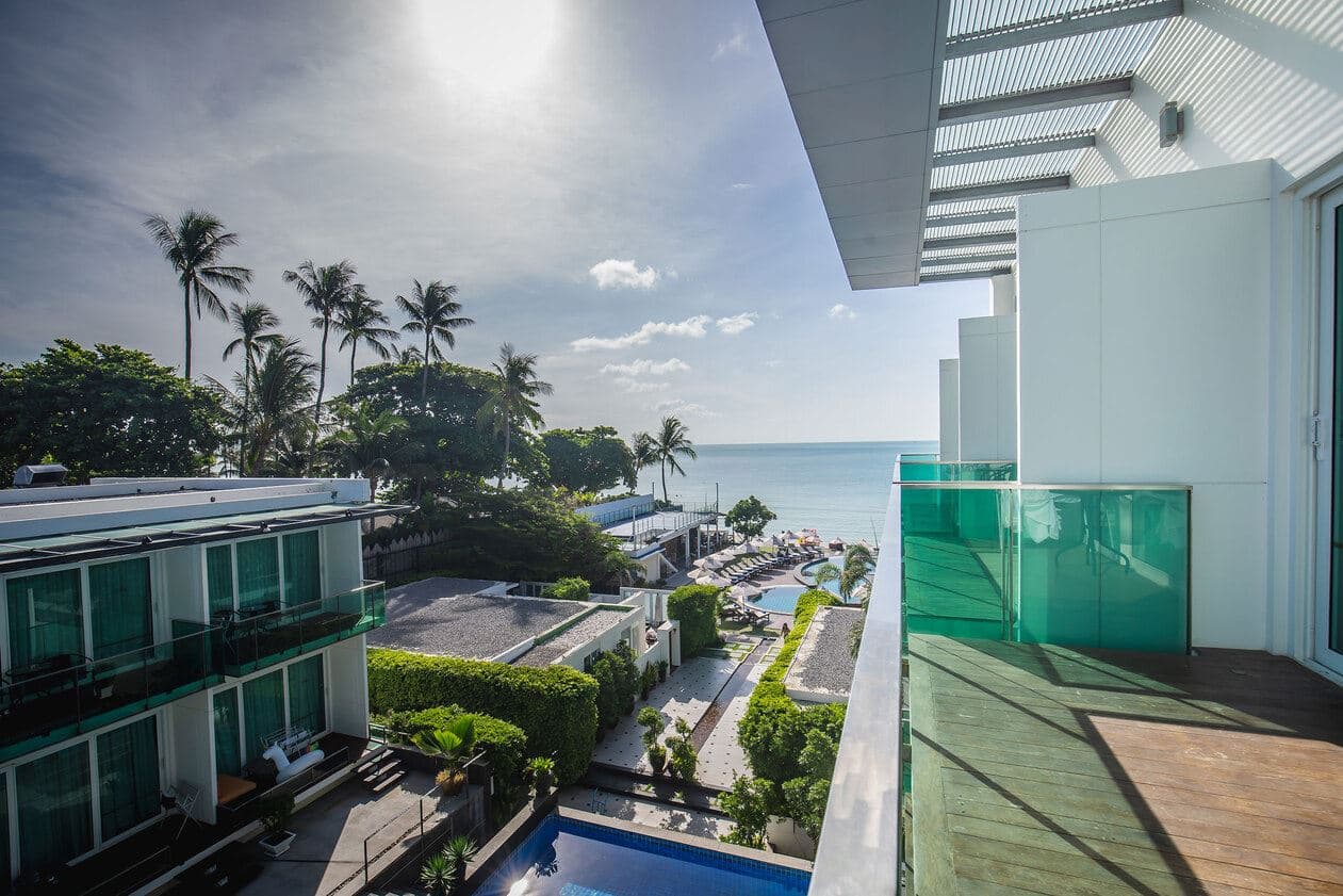 rooms-balcony-sea-view