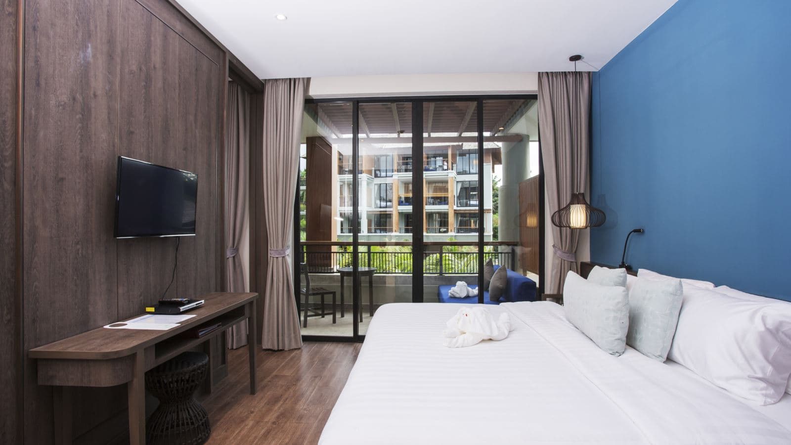 rooms-deluxe-suite