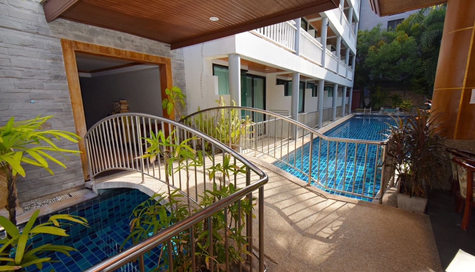 pools-outdoor-pool