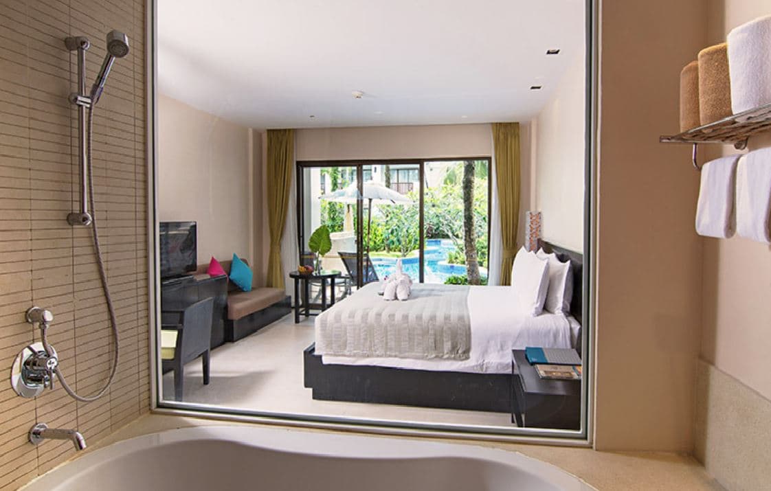 rooms-pool-access