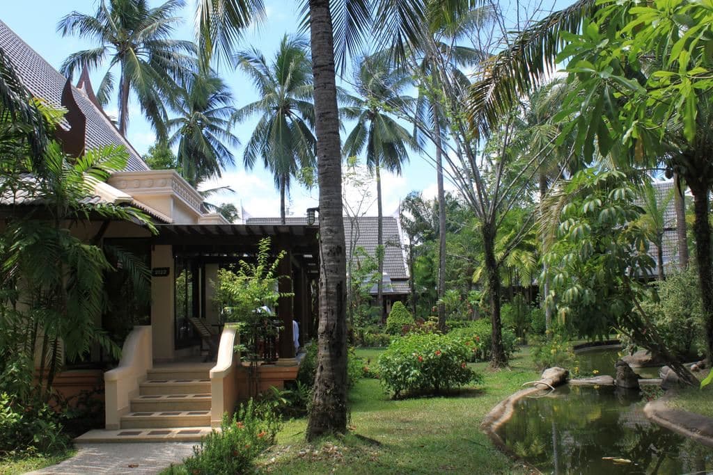 rooms-deluxe-jacuzzi-villa