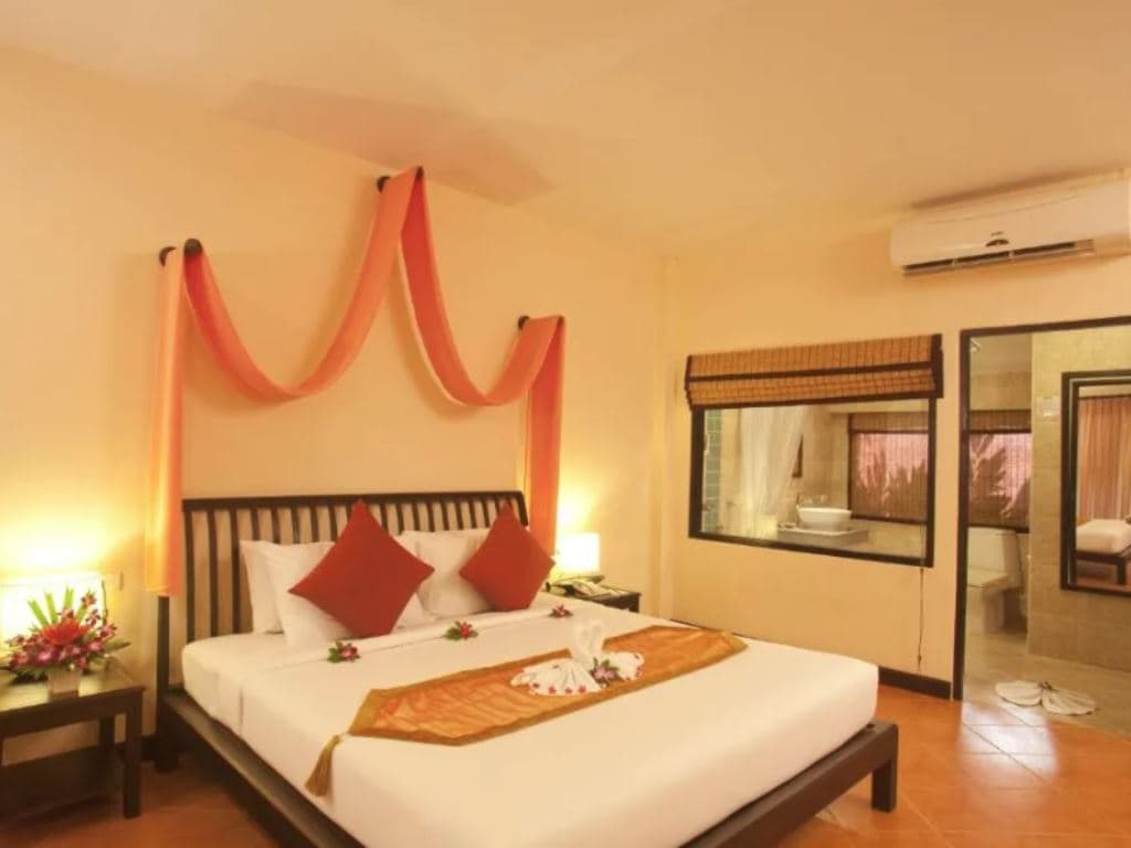 rooms-deluxe-room