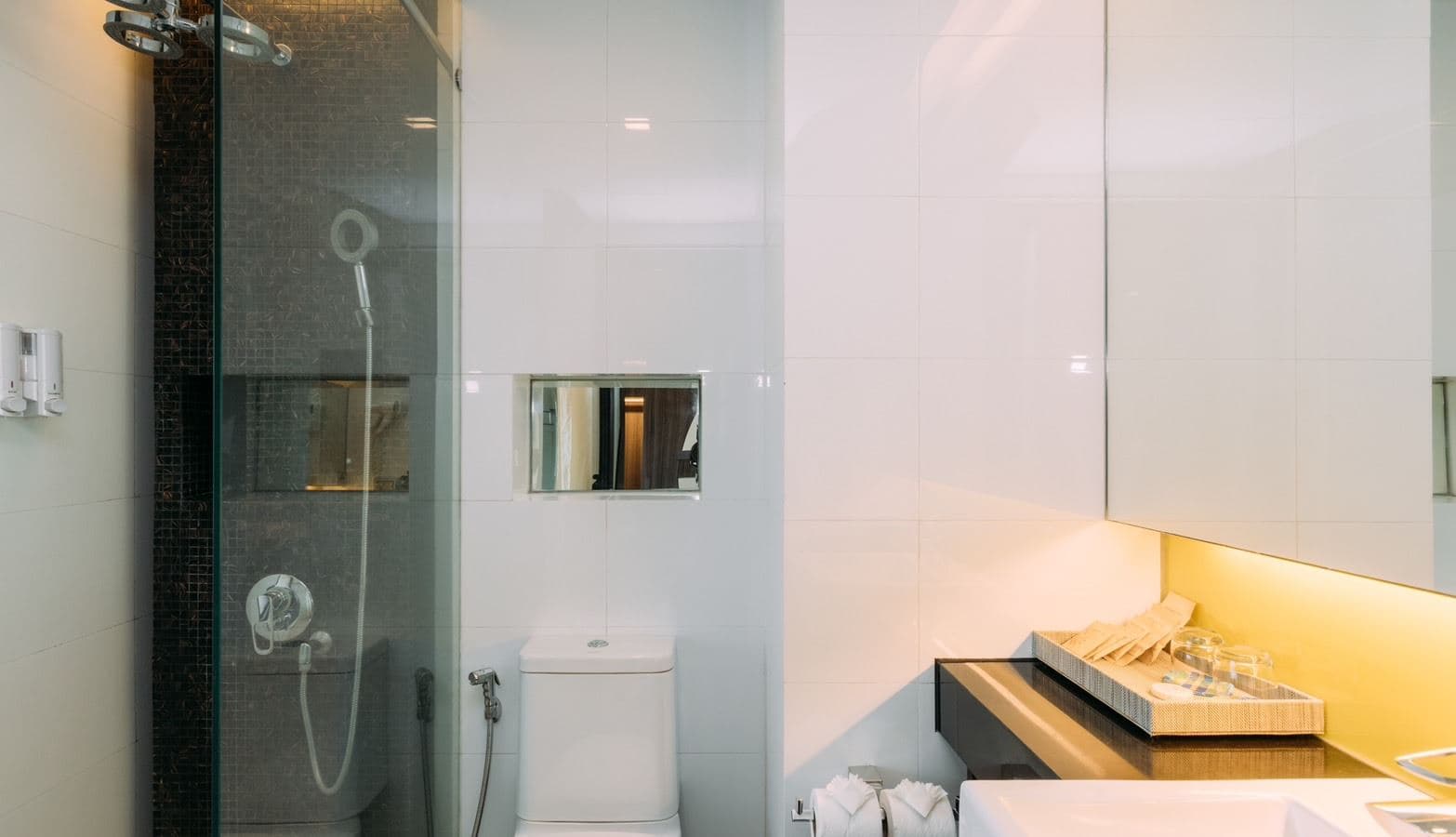 rooms-deluxe-room