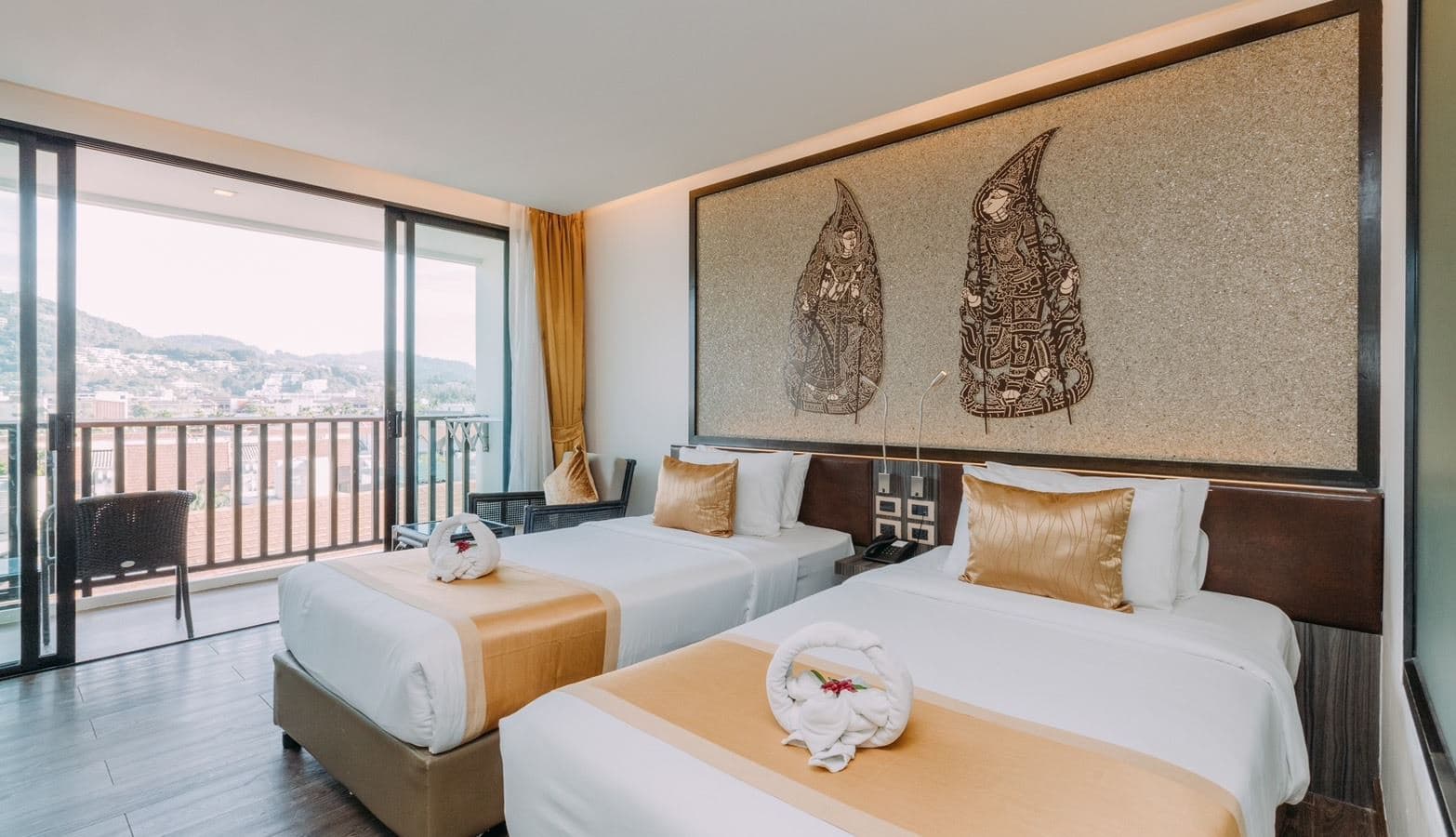 rooms-deluxe-room