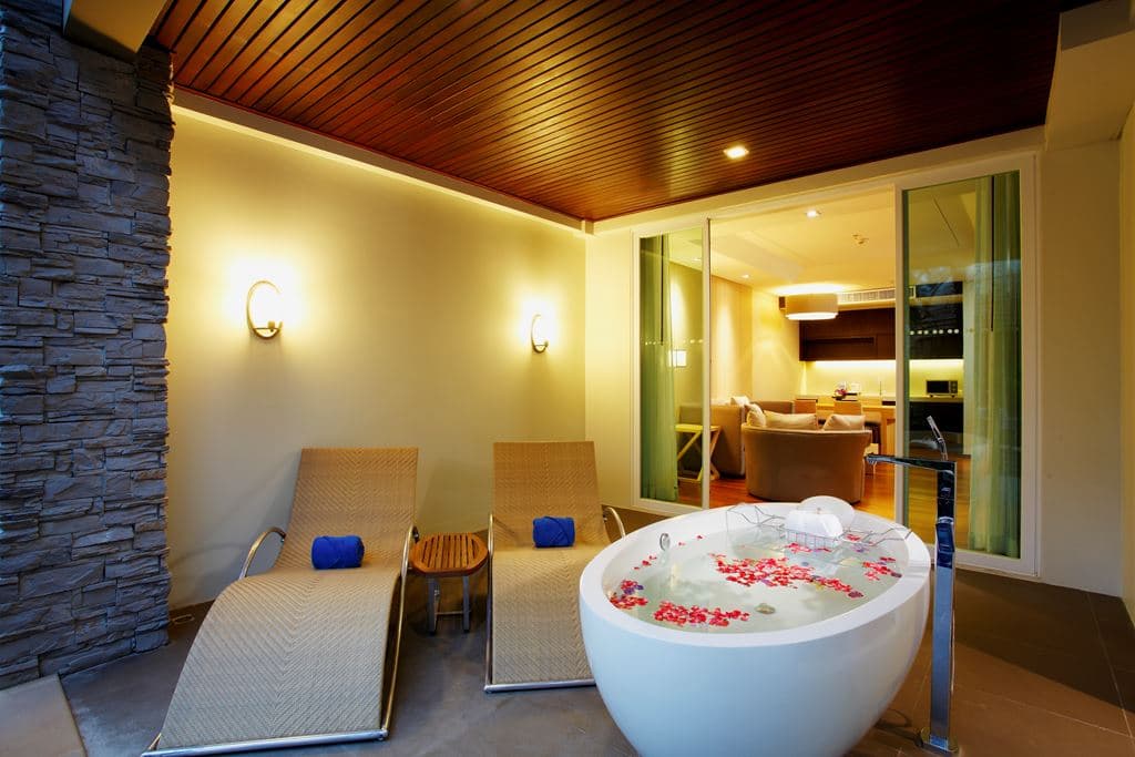 rooms-moken-suite-pool-access