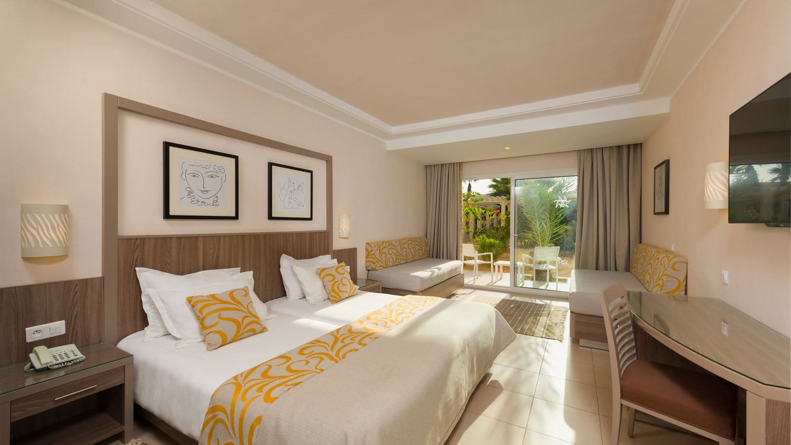 rooms-family-room