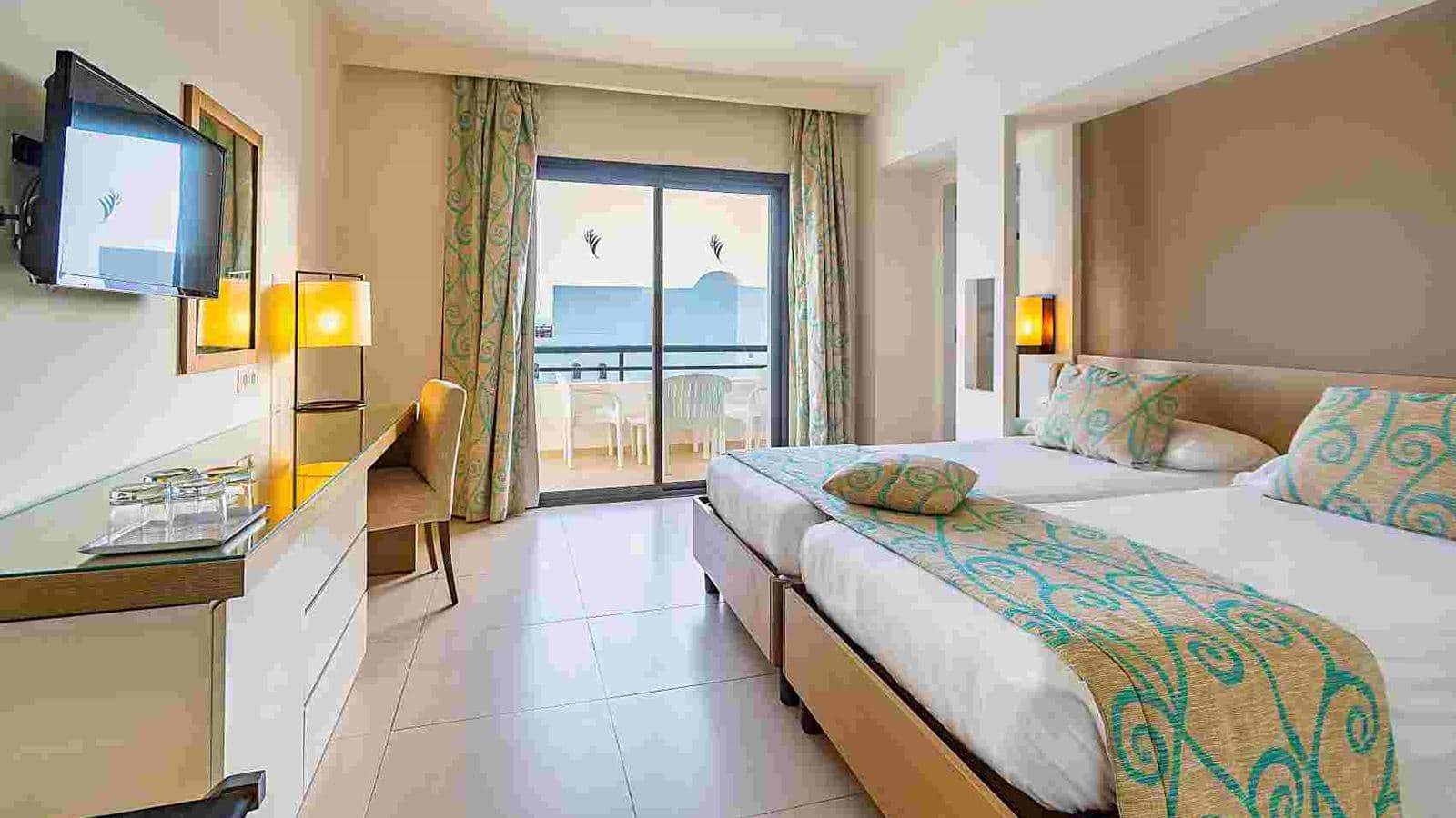 rooms-room-family-gardenview
