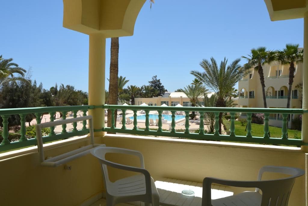 rooms-room-standard-gardenview