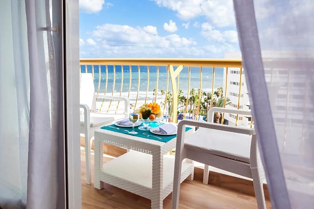 rooms-executive-suite-seafront-view