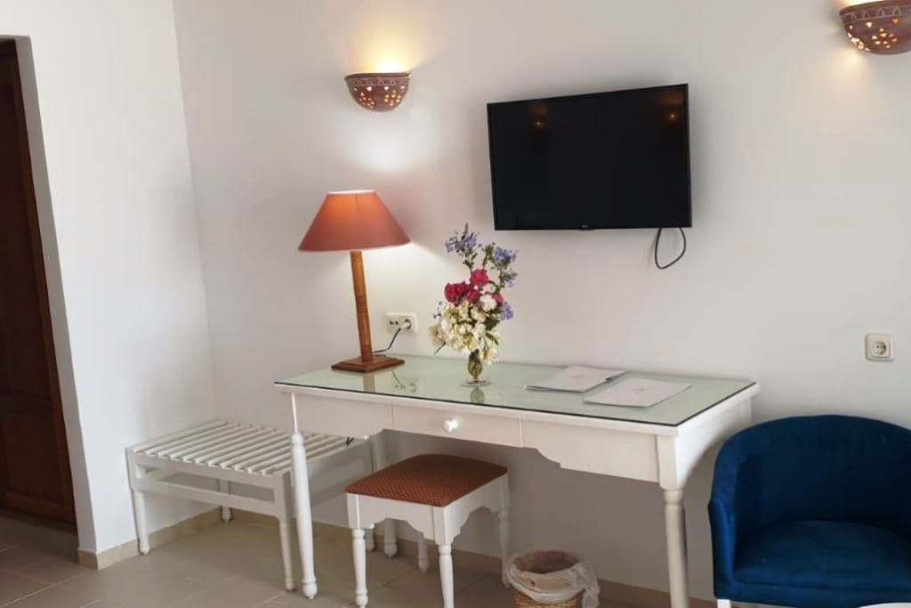 rooms-2-connecting-rooms-standard-familyroom
