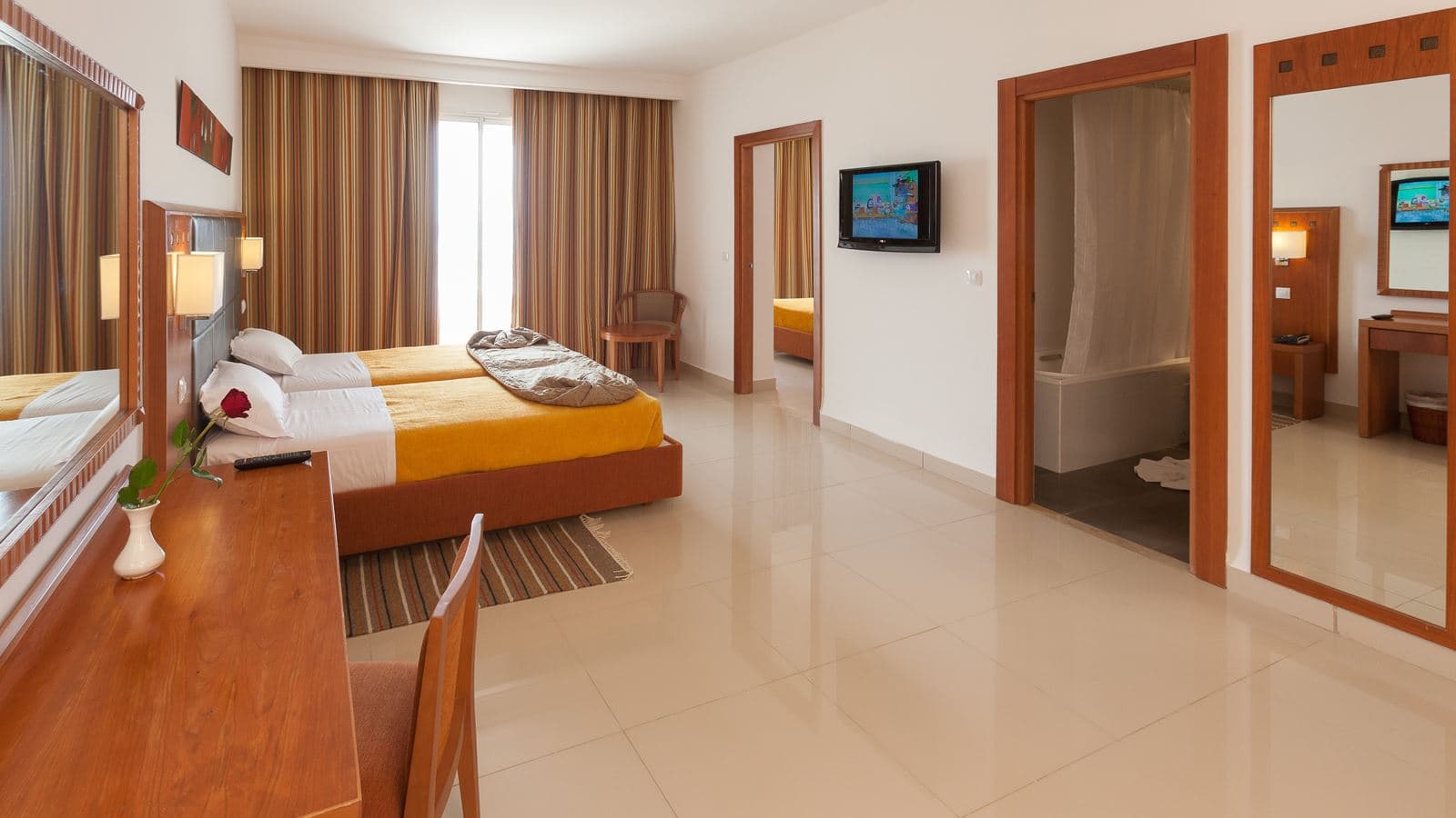 rooms-family-room