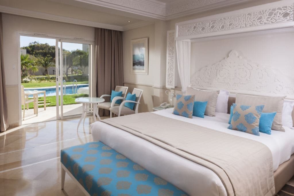 rooms-swimup-room