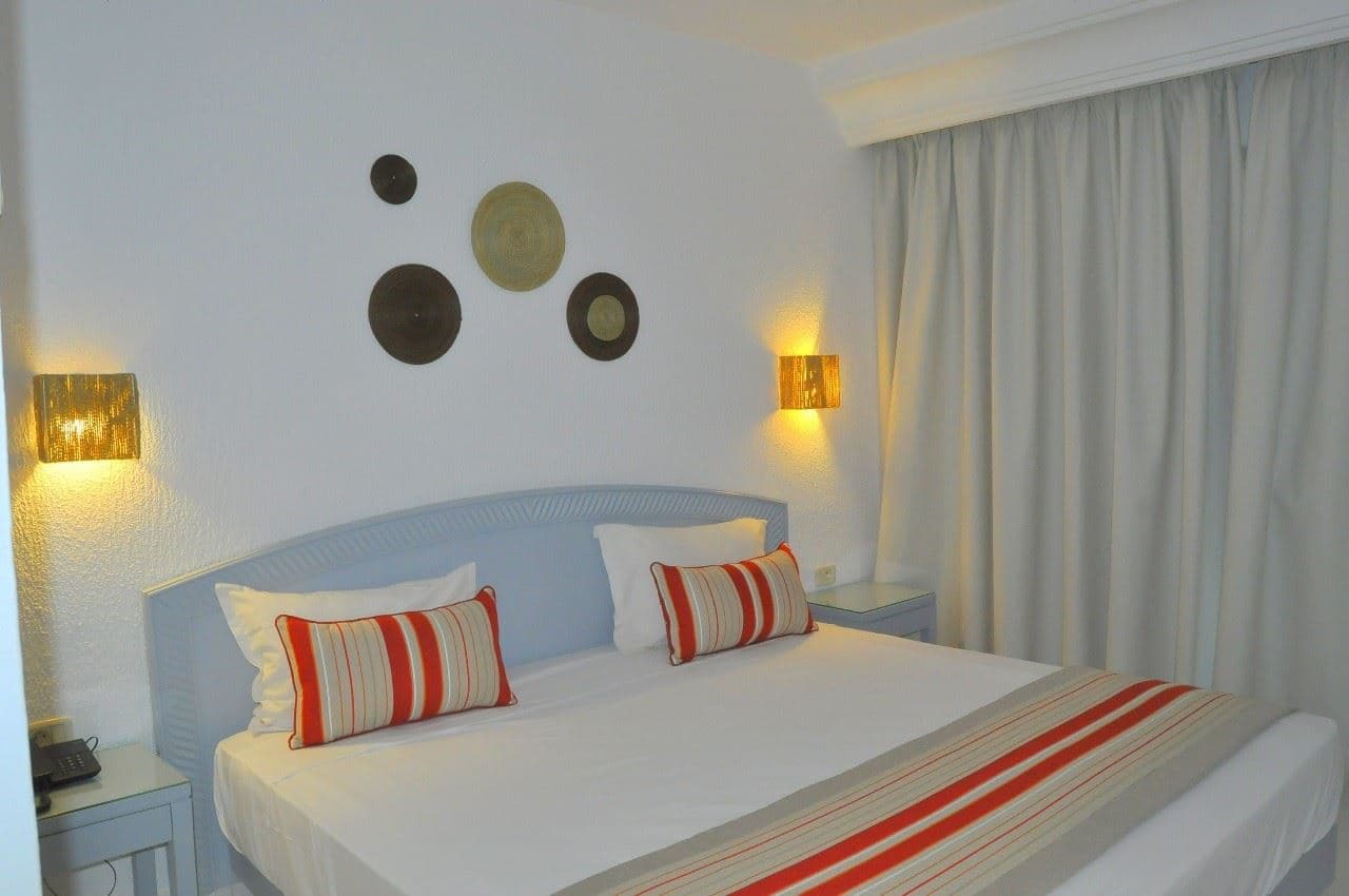 rooms-double-standard-room-gardenview