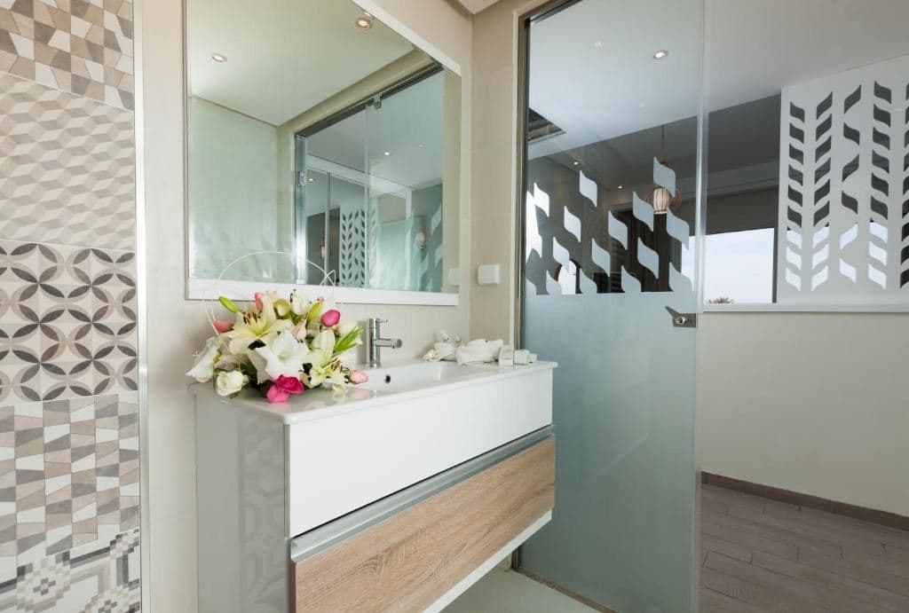 rooms-swimup-room