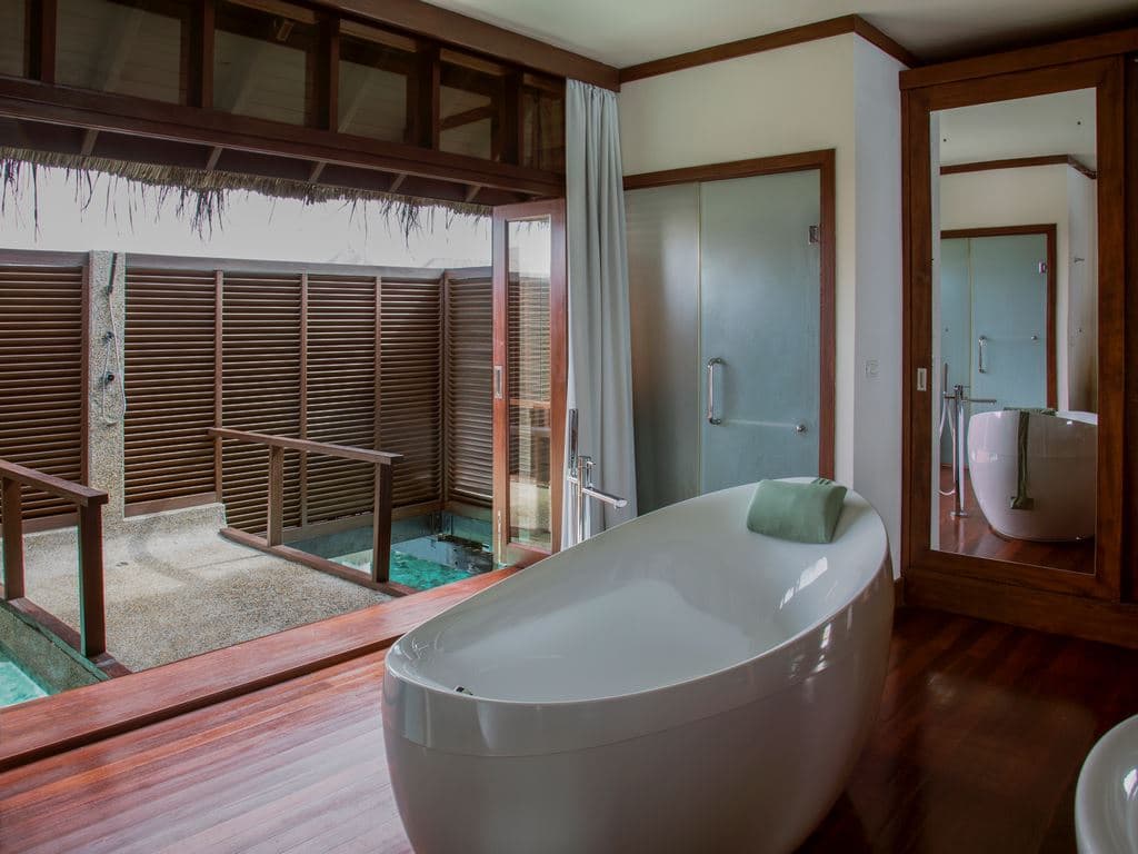rooms-water-villa-with-pool