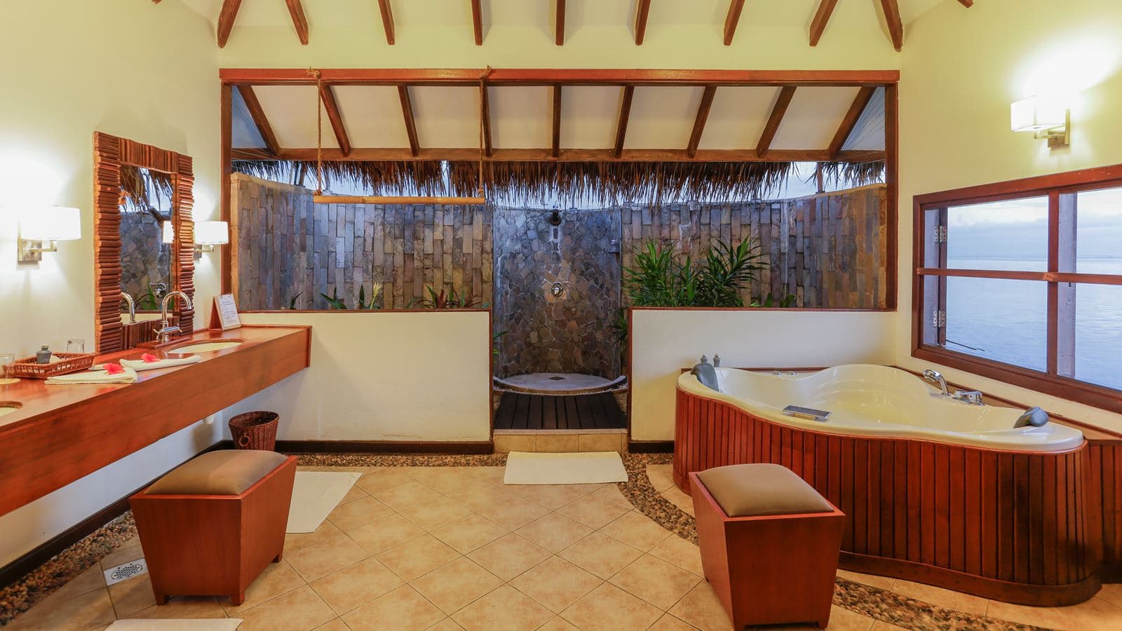 rooms-lagoon-suites