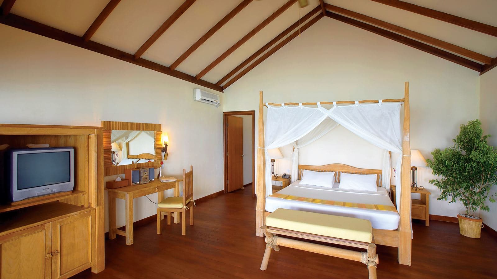 rooms-water-villa