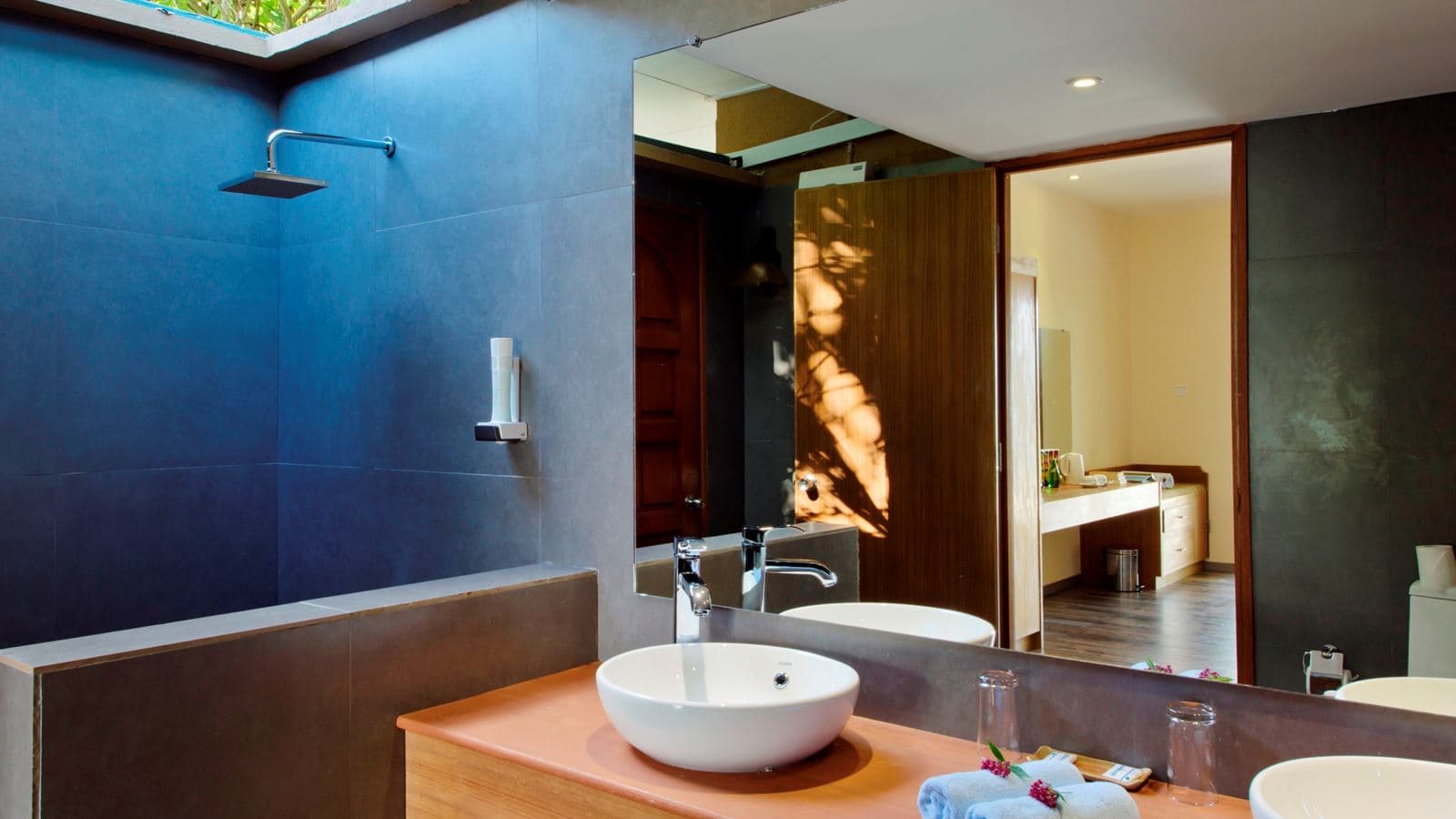 rooms-deluxe-beach-villa