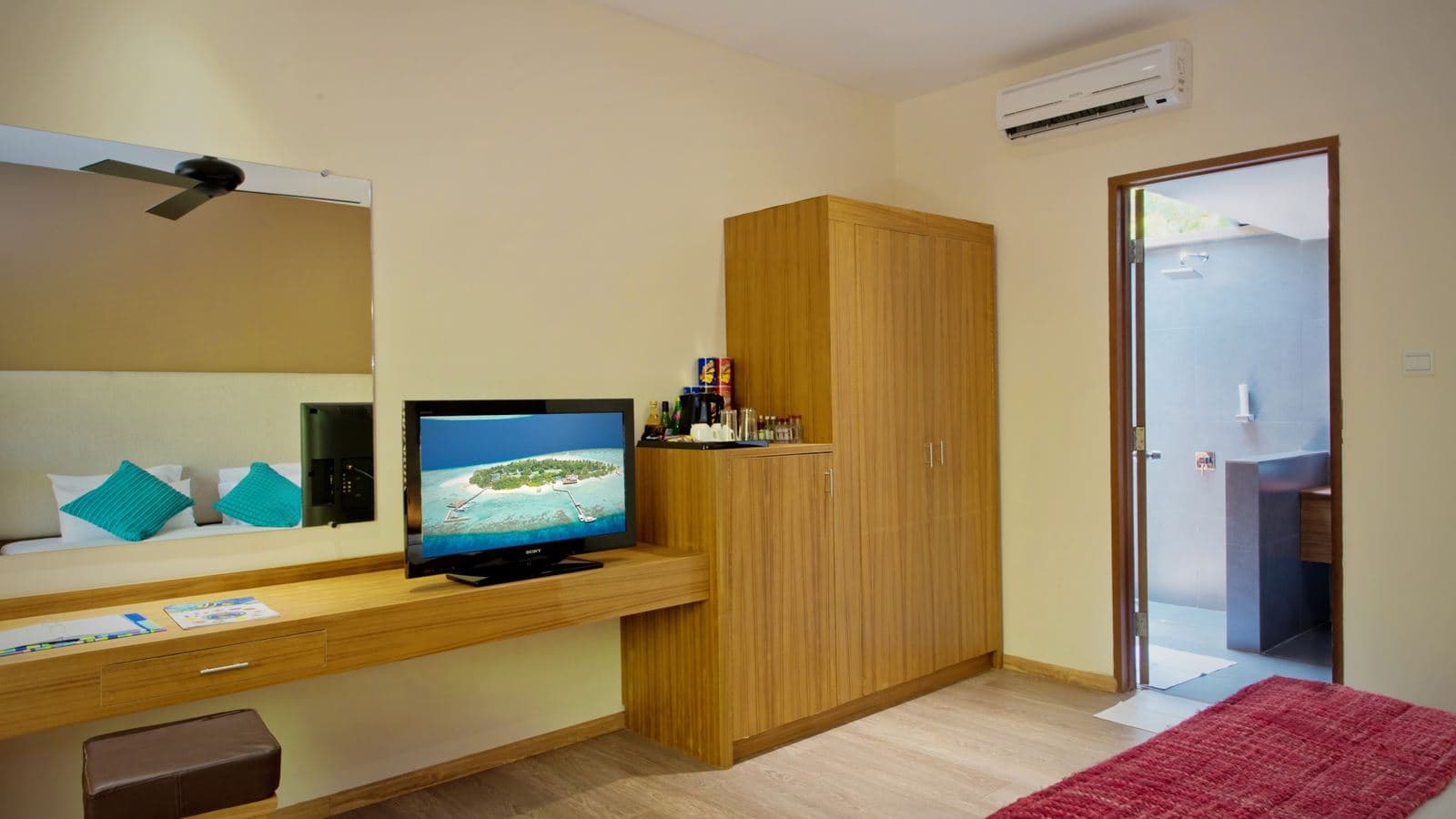 rooms-deluxe-beach-villa