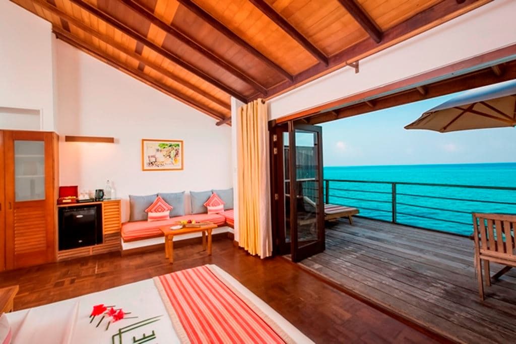 rooms-water-villa