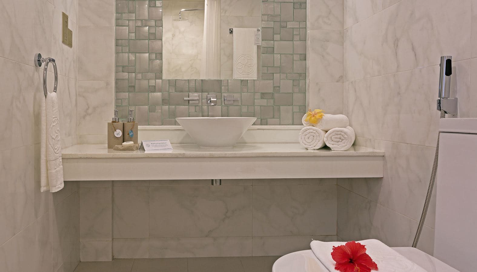 rooms-deluxe-room