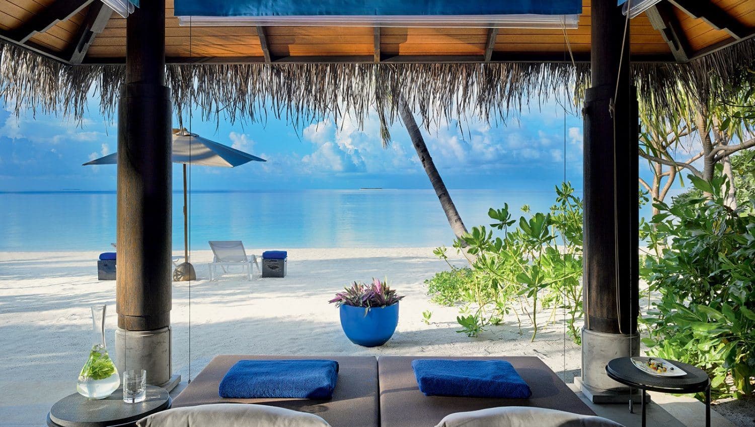 rooms-beach-pool-villa