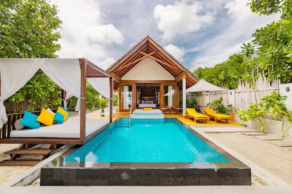 rooms-beach-pool-villa