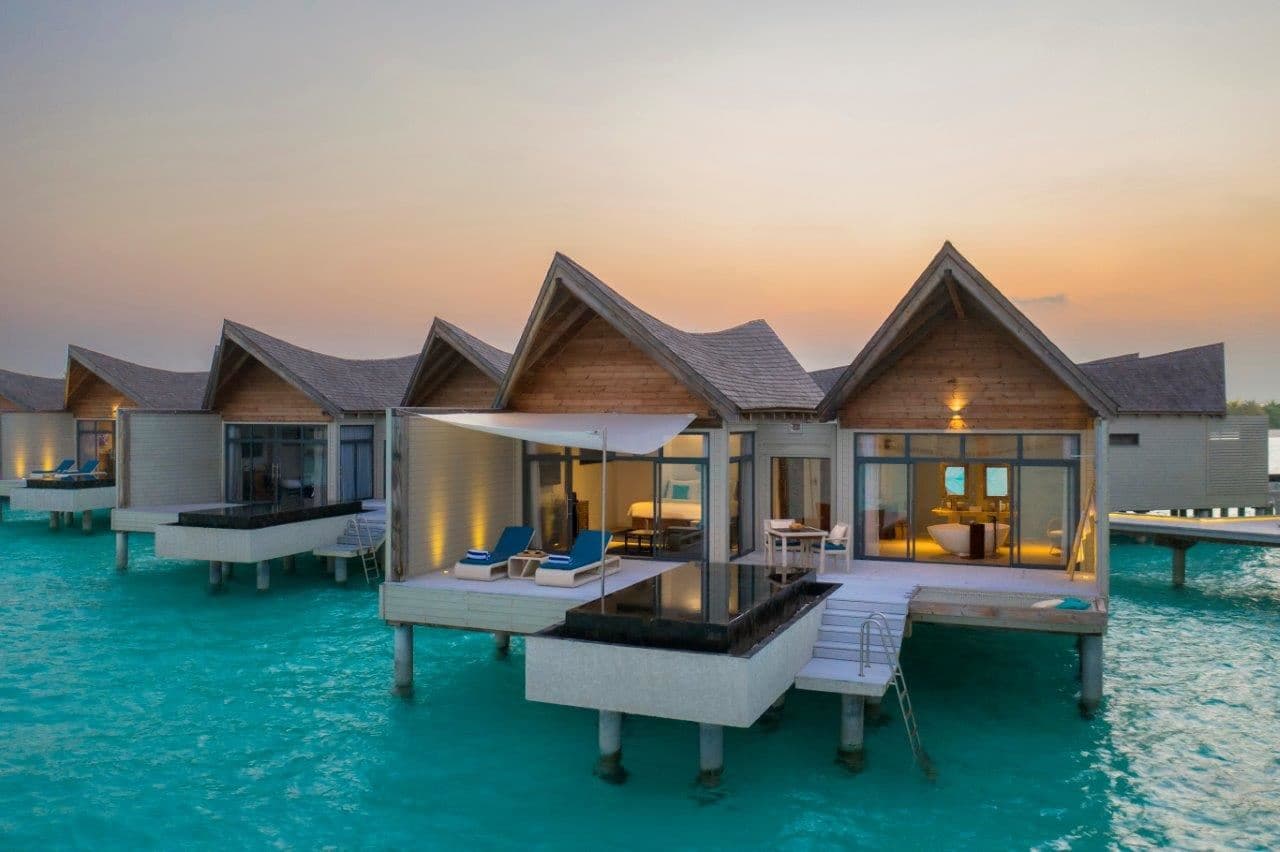 rooms-overwater-pool-villa-sunrise