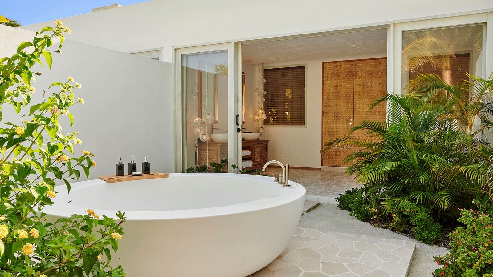 rooms-three-bedroom-beach-sunset-villa-with-pool