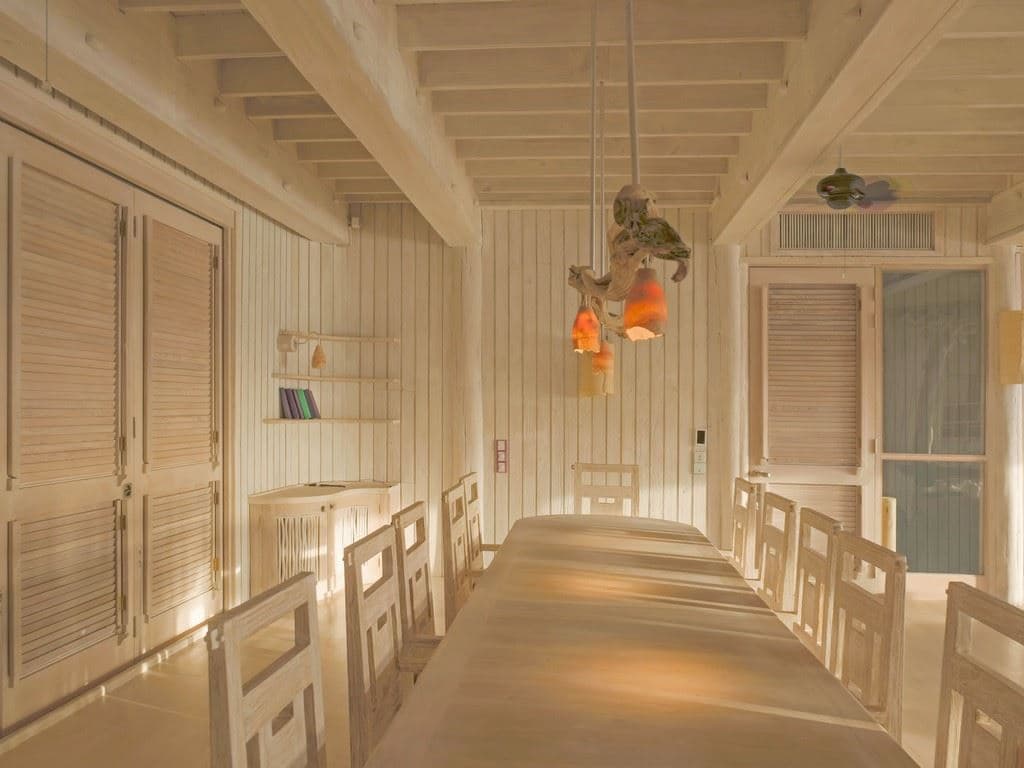 rooms-4-bedroom-water-retreat-with-slide