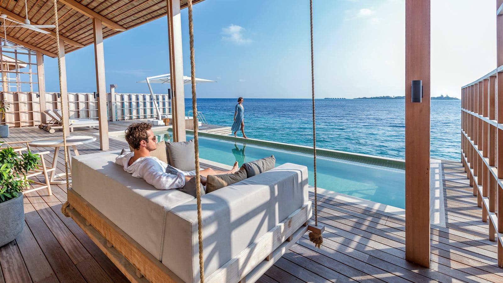 rooms-ocean-pool-residence-single-bedroom