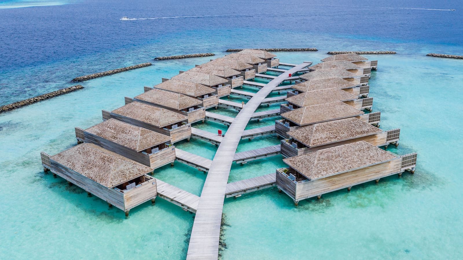rooms-lagoon-pool-villa
