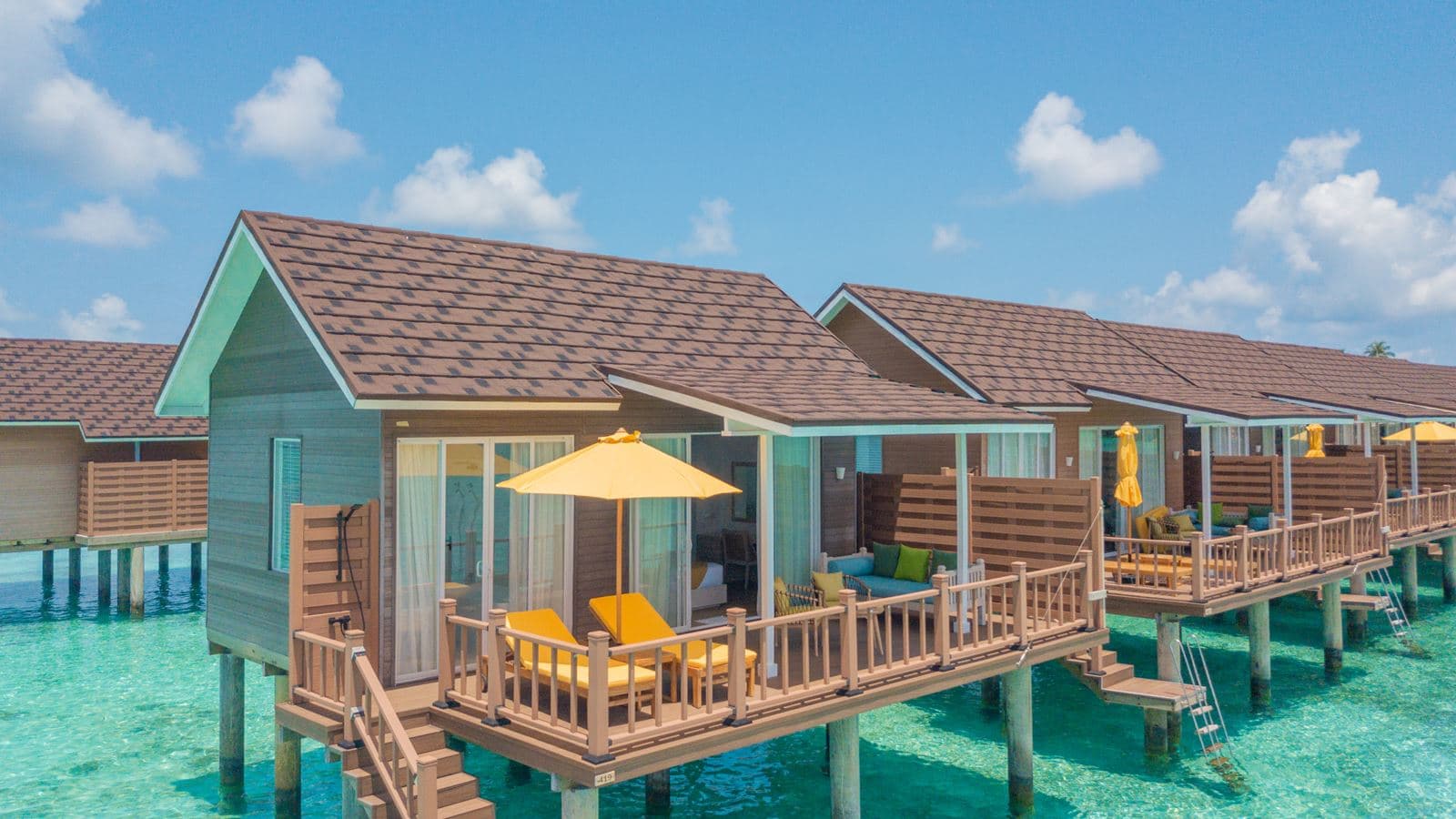 rooms-sunrise-water-villa