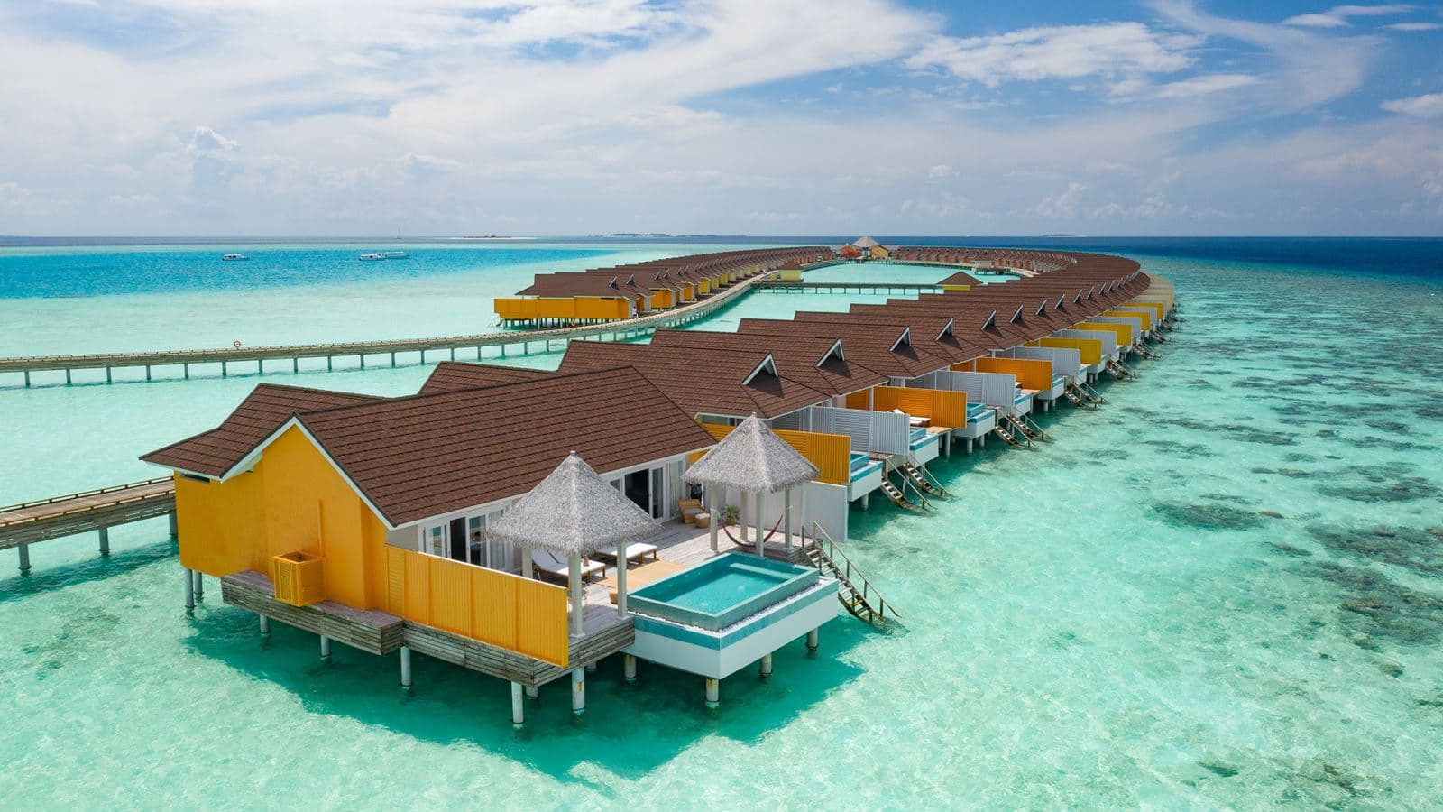 rooms-the-standard-residence-villa-with-pool