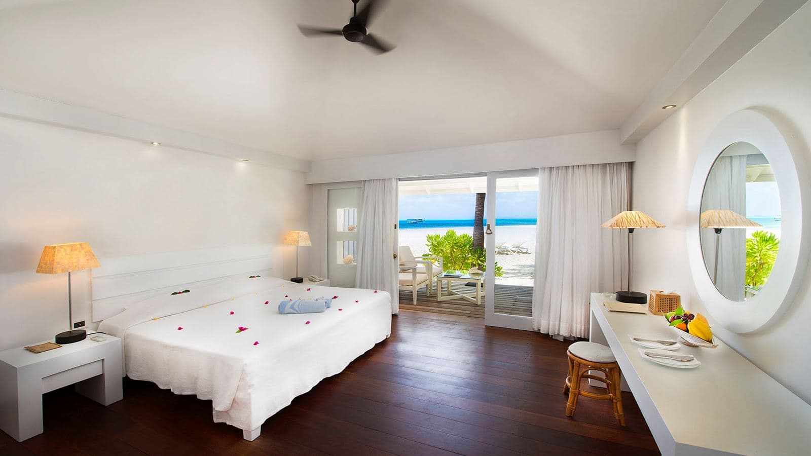 rooms-beach-front-villa