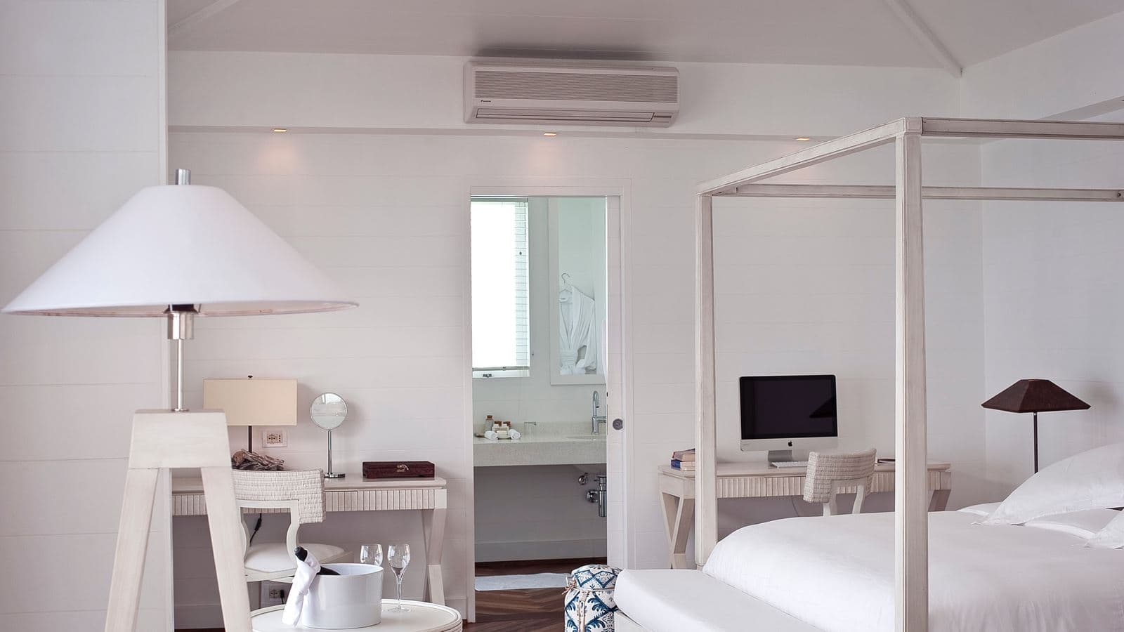 rooms-water-villa
