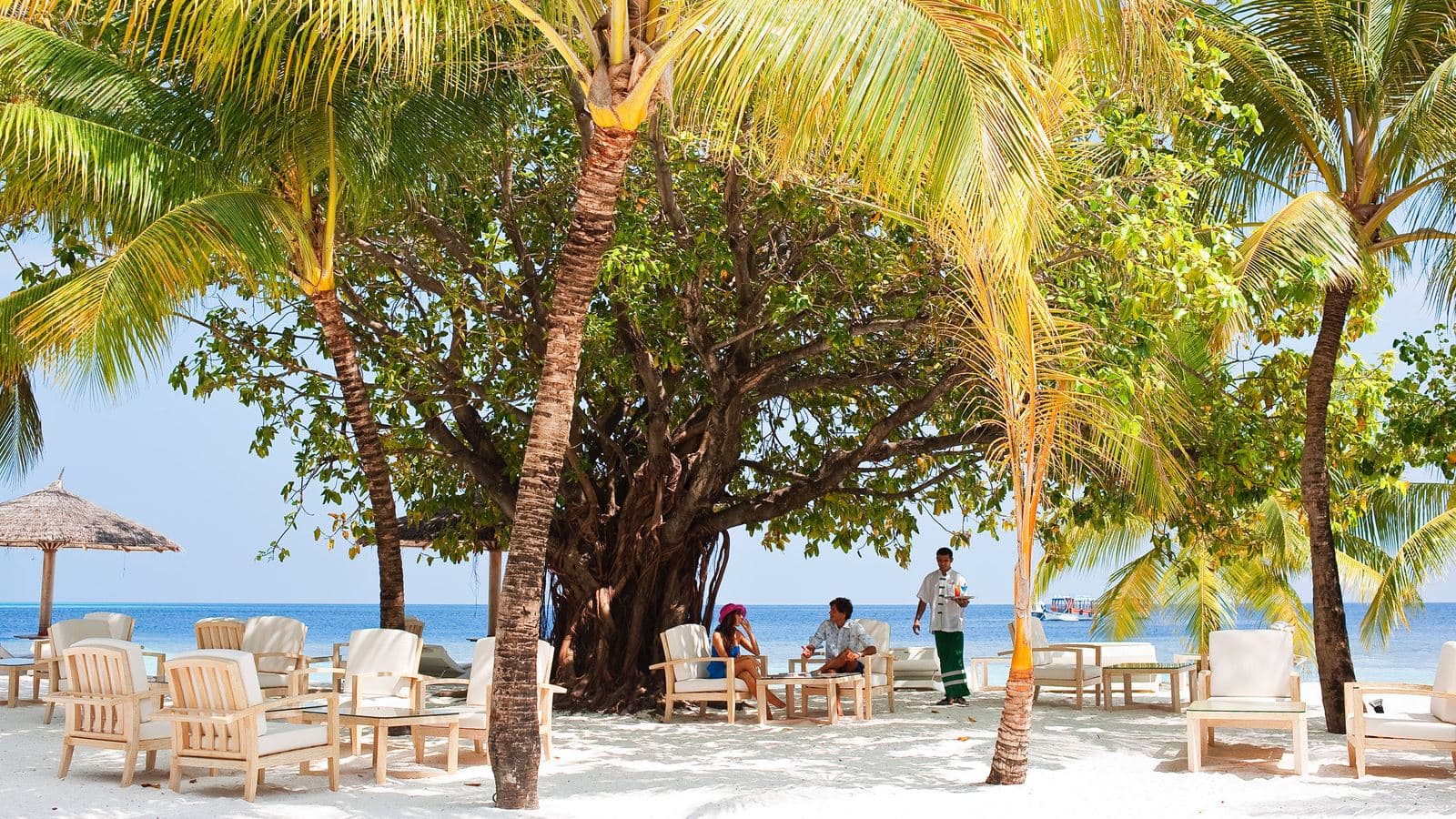 bars-boli-beach-bar
